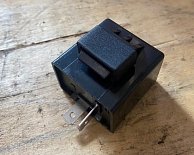 Реле поворотов минитракторов  (2 контакта, пластик)