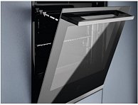 Духовой шкаф Electrolux EOE5C71Z черный