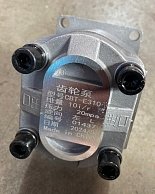 Насос шестеренчатый НШ левый CBN-Е310 / CBT-E310 (шлицевой привод, с площадкой, выходы под 180°)