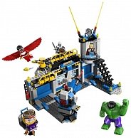 Конструктор LEGO  (76018) Разгром лаборатории Халка