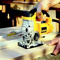 Лобзик DeWalt DW 333 K